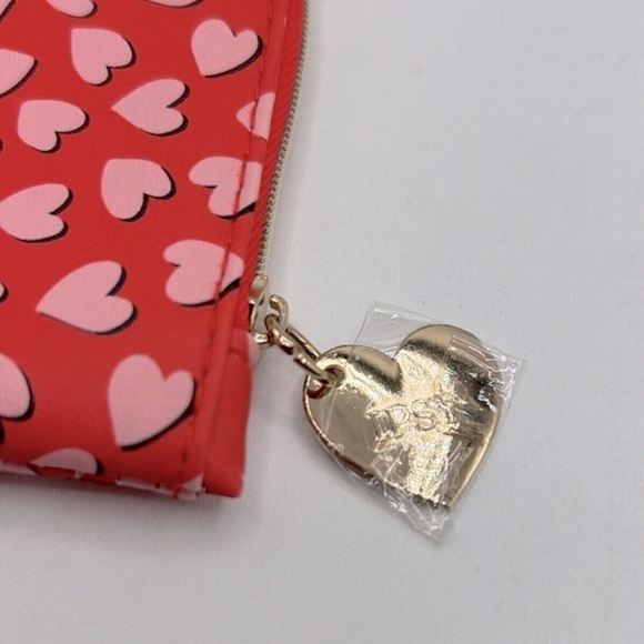 Heart Makeup Bag with 5 Pc. Skincare Gift Set New without tags! - Picture 2 of 8